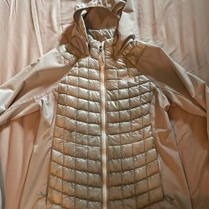North Face quilted, hooded jacket